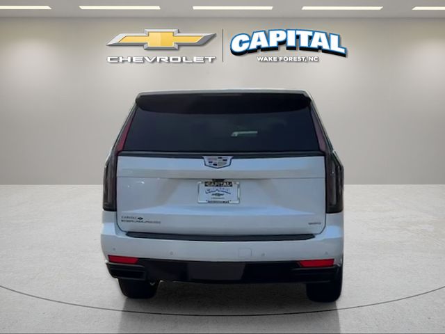Used 2022 White Cadillac Sport image 4