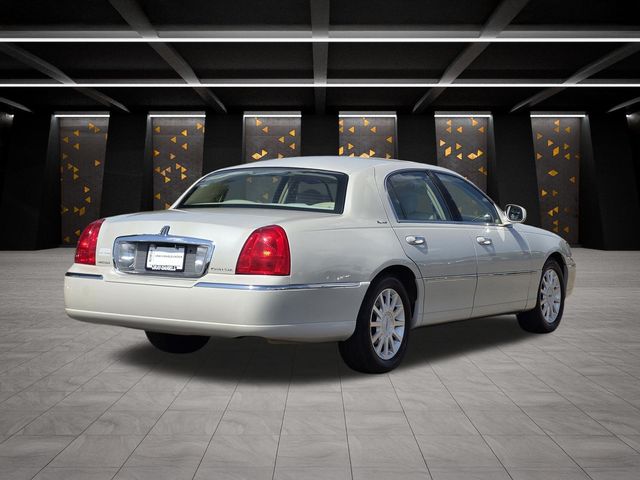 Used 2006 Lincoln Town Car Sedan