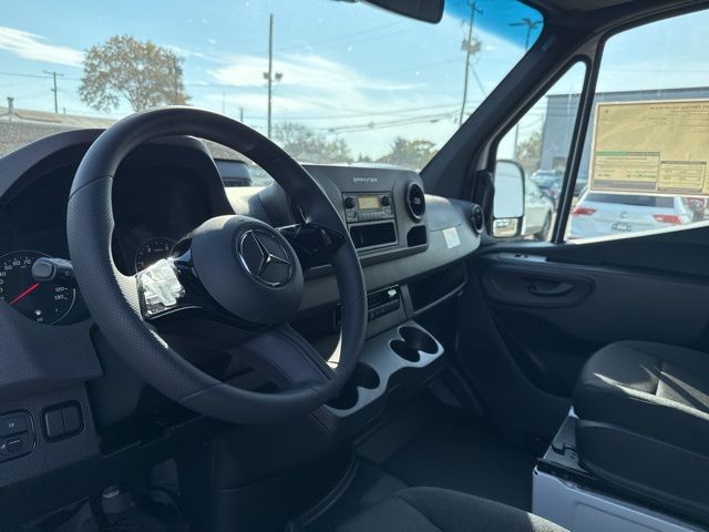 2025 Mercedes-Benz Sprinter 2500 Cargo 144 WB photo