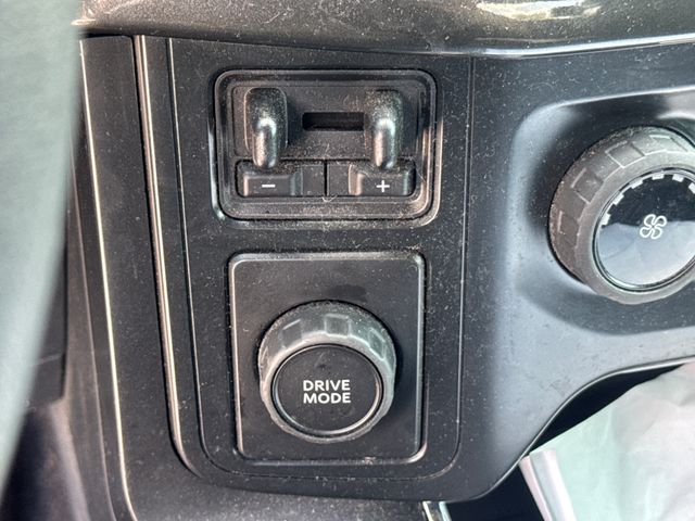 Used 2022 White Ford XL image 25