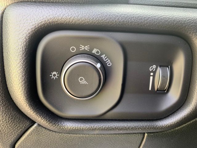 2024 Ram 3500 Tradesman - Diamond Black Crystal Pearlcoat exterior view 10