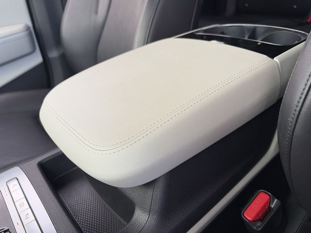 Used 2023 Kia Carnival Van