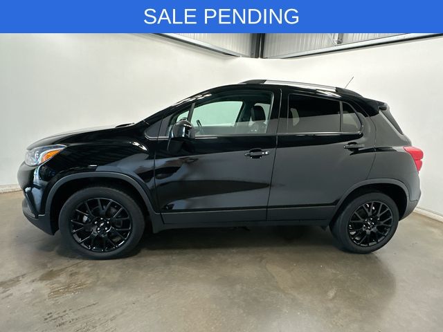 2022 Chevrolet Trax LT - 1