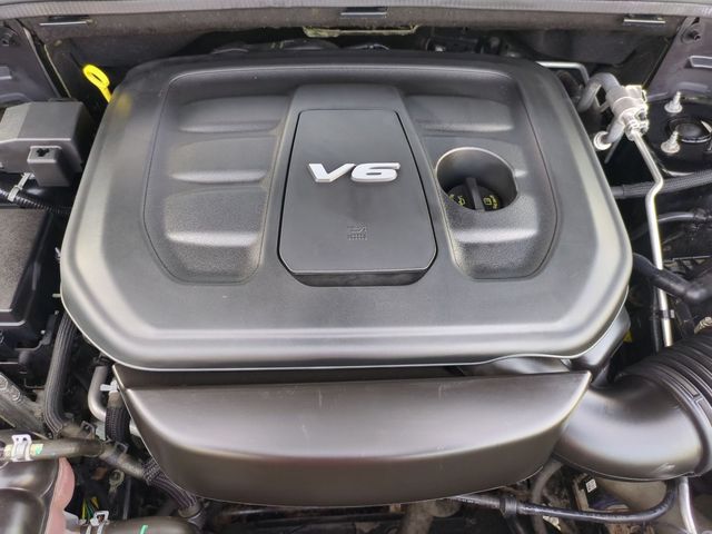 used 2017 Jeep Grand Cherokee car, priced at $15,600