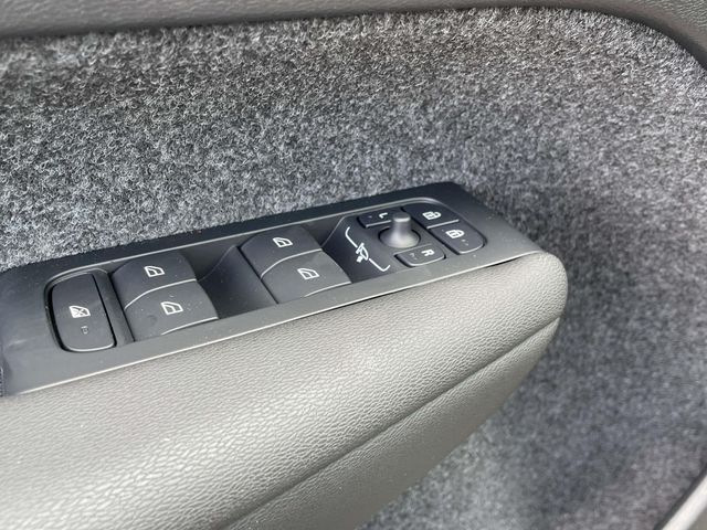 New 2026  Volvo B5 Core image 34