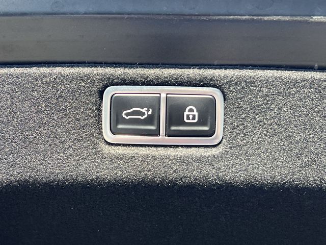 Used 2025 Black Hyundai Limited image 42