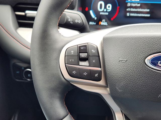 2025 Ford Explorer Active photo