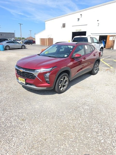 Red (Crimson Metallic) 2025 Chevrolet Trax SUV / Crossover Front-Wheel Drive 6-Speed Automatic
