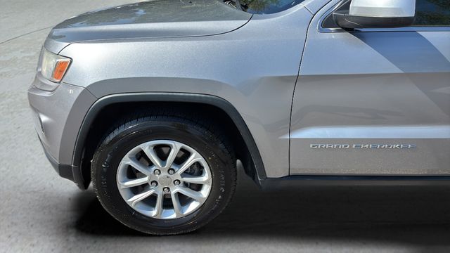 Used 2016 Silver Jeep Laredo image 35