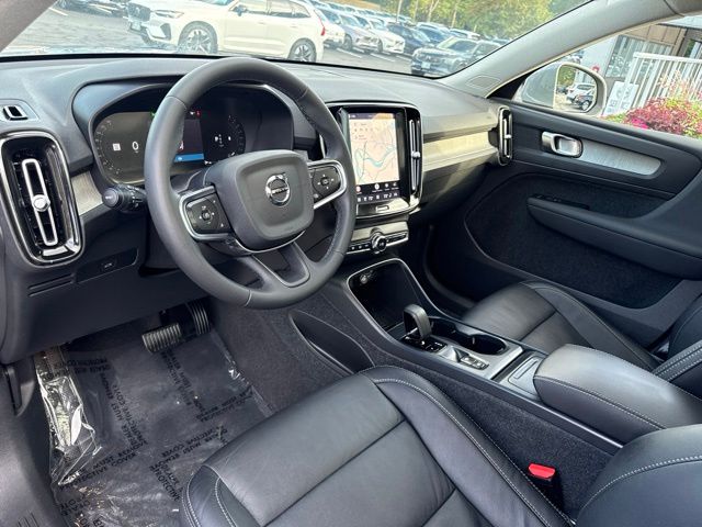 Used 2024 Volvo XC40 SUV