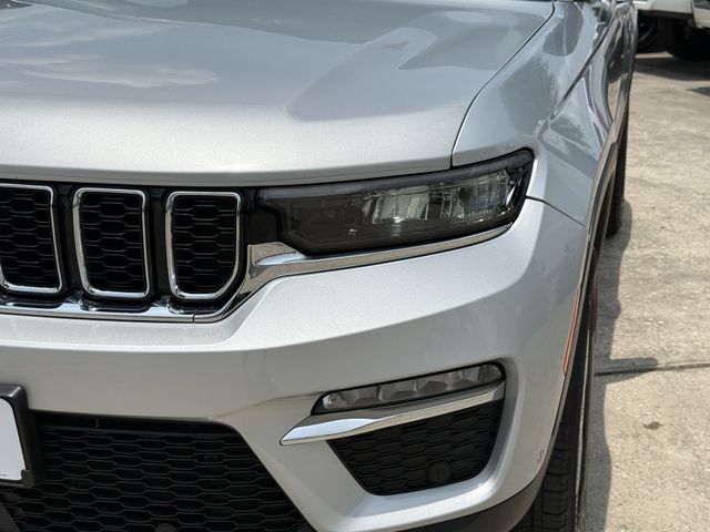 2023 Jeep Grand Cherokee Limited Silver at River Oaks CDJR