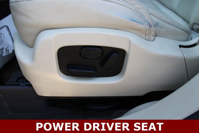 Used 2018 Red Lincoln Reserve image 3