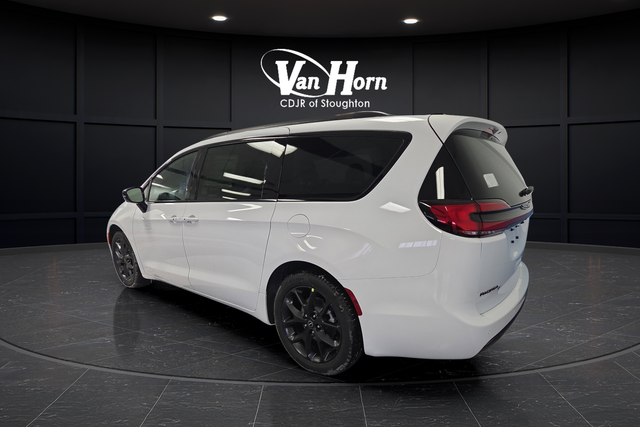 New 2026 Bright White Clearcoat Chrysler Limited image 3