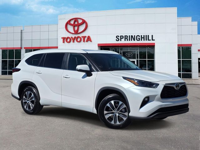 2024 Toyota Highlander XLE FWD