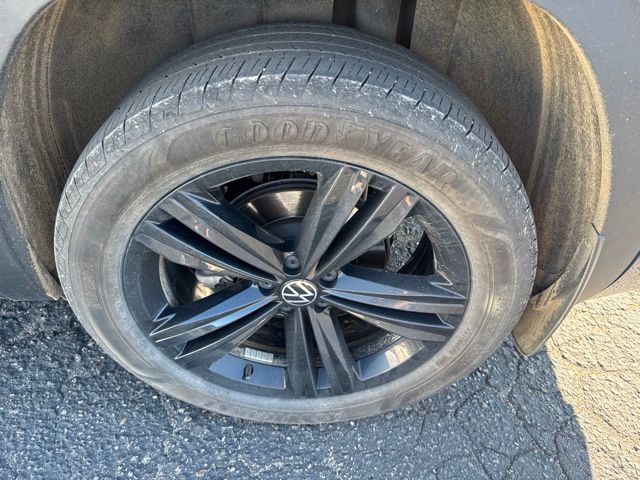 2023 Tourmaline Blue Metallic Volkswagen Atlas 3.6L V6 SEL R-Line AWD SUV