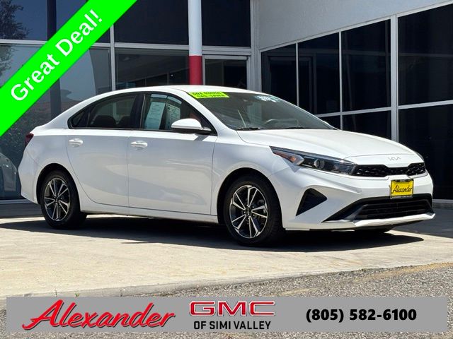 Snow White Pearl 2023 Kia Forte Sedan Front-Wheel Drive Continuously Variable Transmission
