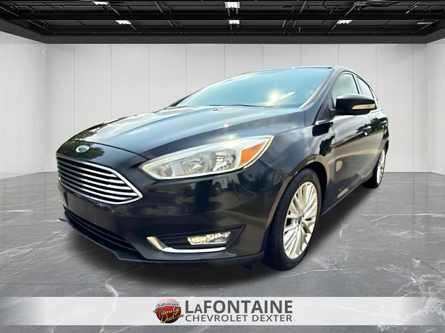 Shadow Black 2017 Ford Focus Hatchback Front-Wheel Drive 6-Speed Automatic