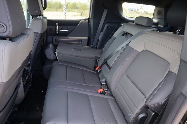 2025 GMC Hummer EV SUV 2X - 11