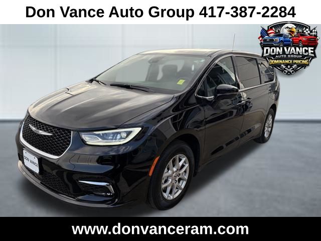 View vehicle photo 2