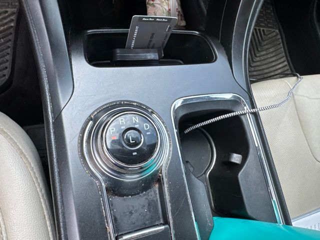 Used 2017  Ford Titanium image 8