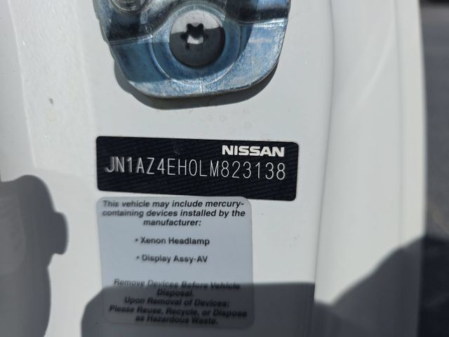 Used 2020 White Nissan Base image 33