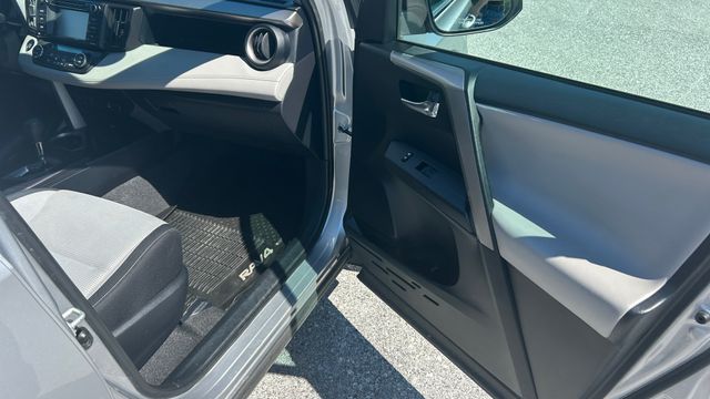 Used 2018 Toyota RAV4 SUV