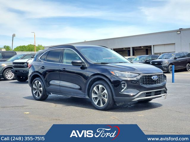 Black Metallic 2023 Ford Escape Hybrid Platinum AWD SUV / Crossover All-Wheel Drive Continuously Variable Transmission