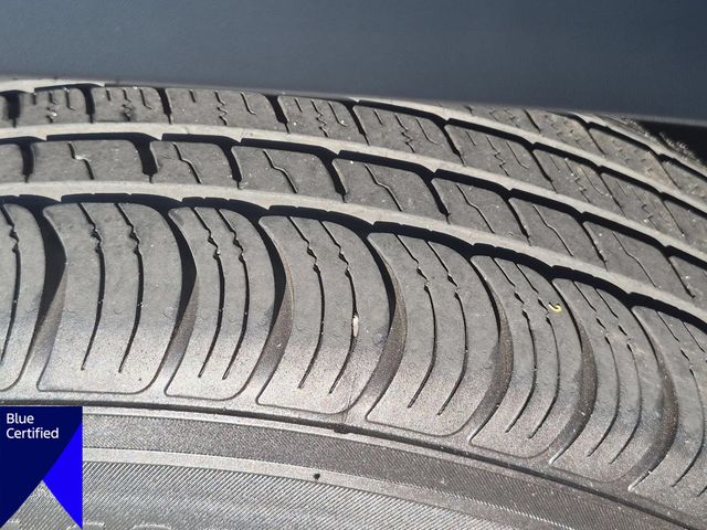 Used 2020 Silver Jeep Latitude image 11