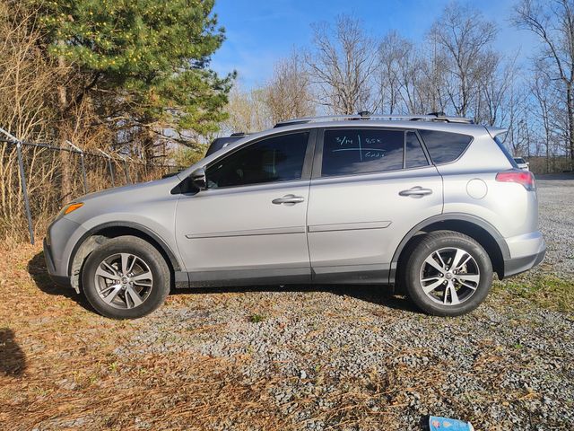 Used 2018 Toyota RAV4 XLE with VIN JTMWFREV1JJ174284 for sale in Cartersville, GA