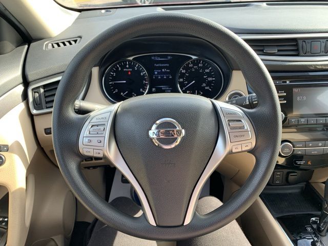 2016 Nissan Rogue SV 16