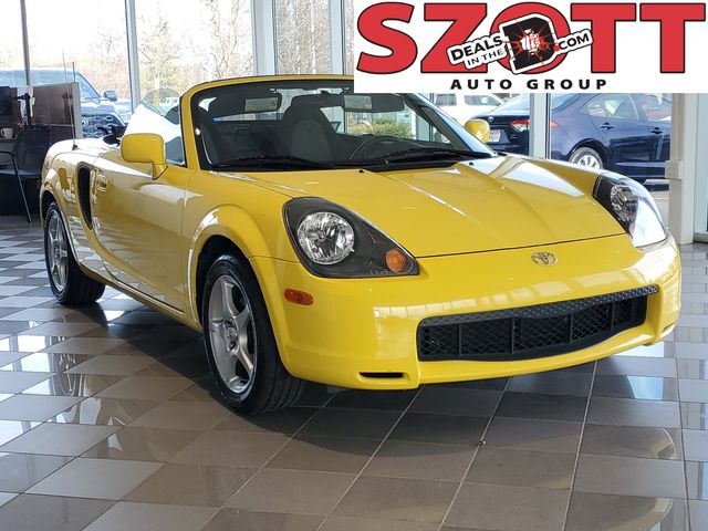 Solar Yellow 2000 Toyota MR2 Spyder 2 Dr STD Convertible Convertible Rear-Wheel Drive 5-Speed Manual