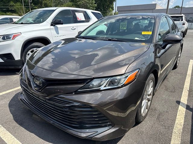 Stone 2018 Toyota Camry Sedan Front-Wheel Drive 8-Speed Automatic