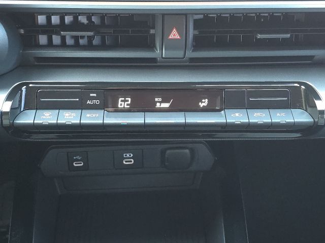 2024 Toyota Prius Limited:B01905