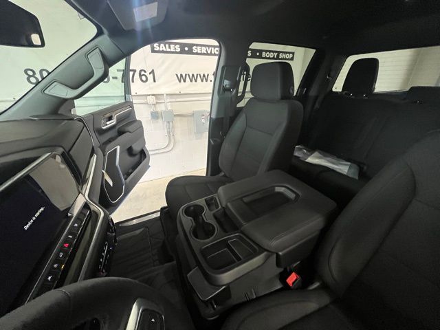 2025 Chevrolet Silverado 1500 LT photo