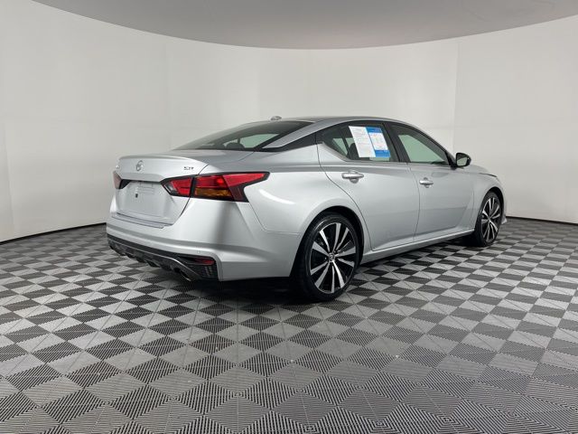 2022 Nissan Altima 2.5 SR 10