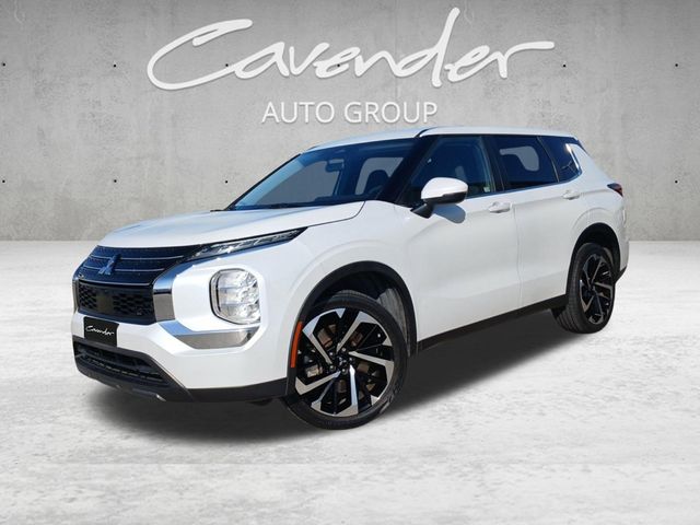 White 2022 Mitsubishi Outlander SUV / Crossover Front-Wheel Drive Continuously Variable Transmission