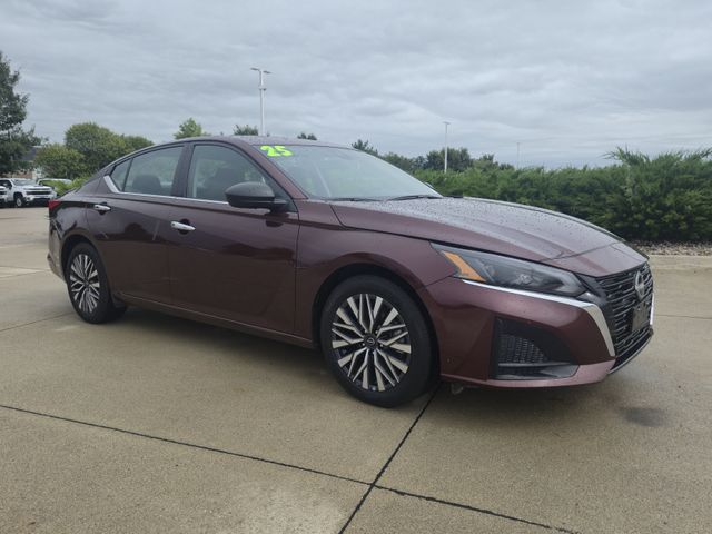 Garnet Pearl Metallic 2025 Nissan Altima Sedan Front-Wheel Drive Continuously Variable Transmission