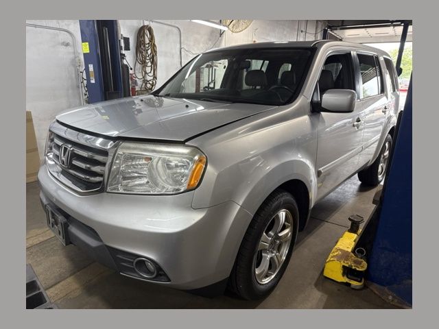 Silver 2013 Honda Pilot SUV / Crossover Four-Wheel Drive 5-Speed Automatic