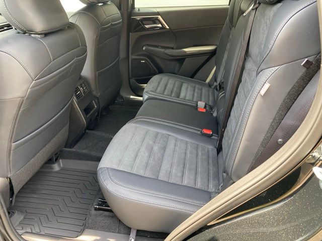 MitsubishiOutlander24