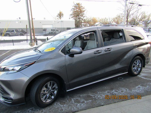 used 2024 Toyota Sienna car, priced at $39,999
