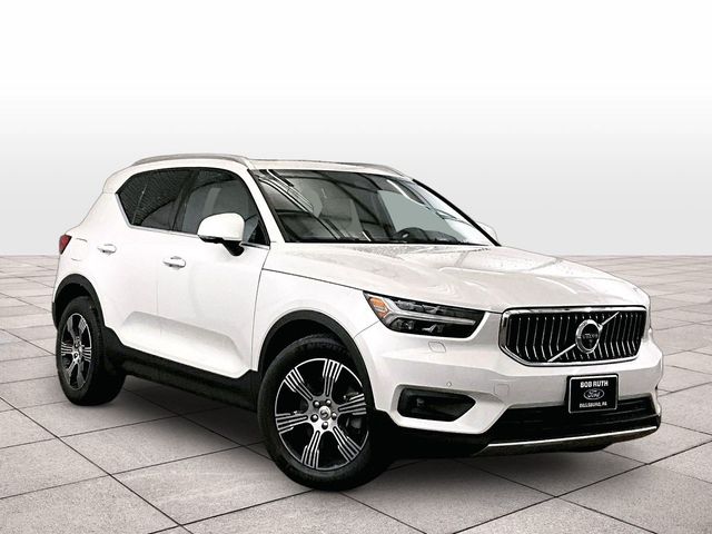2021 Volvo XC40 T5 Inscription White at Sutliff Volkswagen