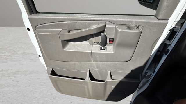 Used 2024 White GMC Work Van image 17