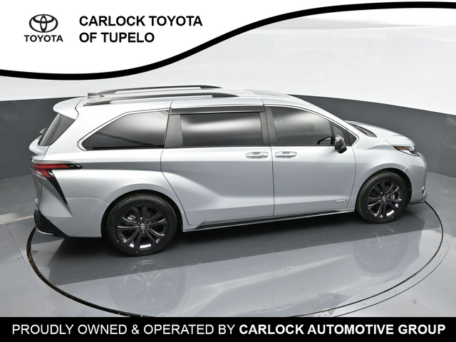 2021 Toyota Sienna XSE 28