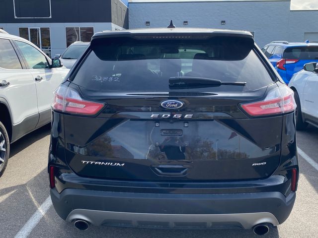 2022 Ford Edge Titanium 10