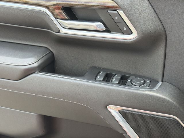 Used 2022 Red GMC Elevation image 29