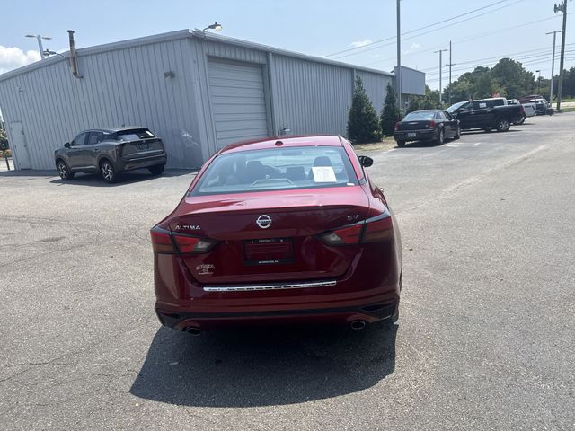 Used 2020 Red Nissan 2.5 SV image 6