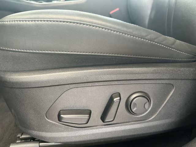 Used 2024 Red Kia S image 16