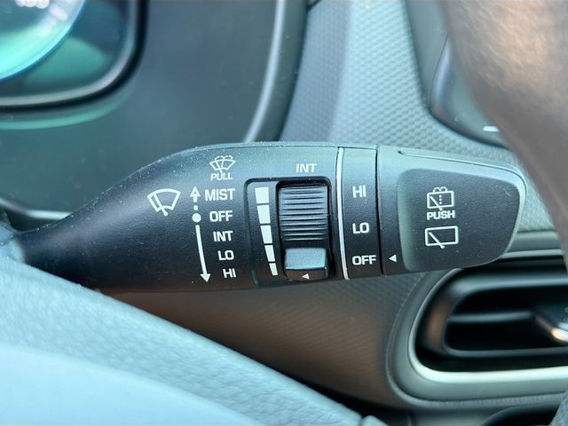 Used 2023 Gray Hyundai SEL image 17