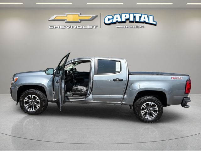 Used 2022 Gray Chevrolet Z71 image 10