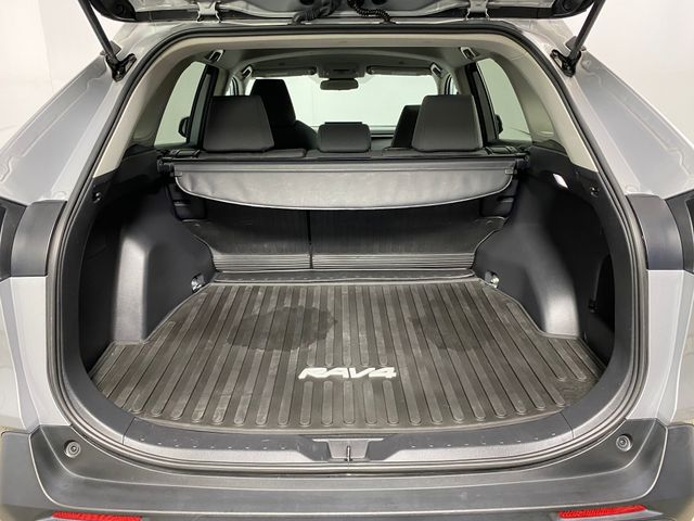 2024 Toyota RAV4 XLE photo